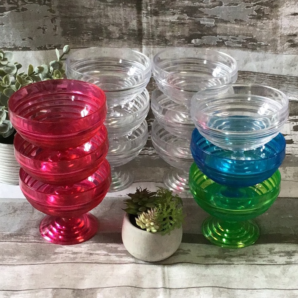 12 Plastic Dessert Bowls
